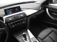 BMW 320 2 120kW thumbnail