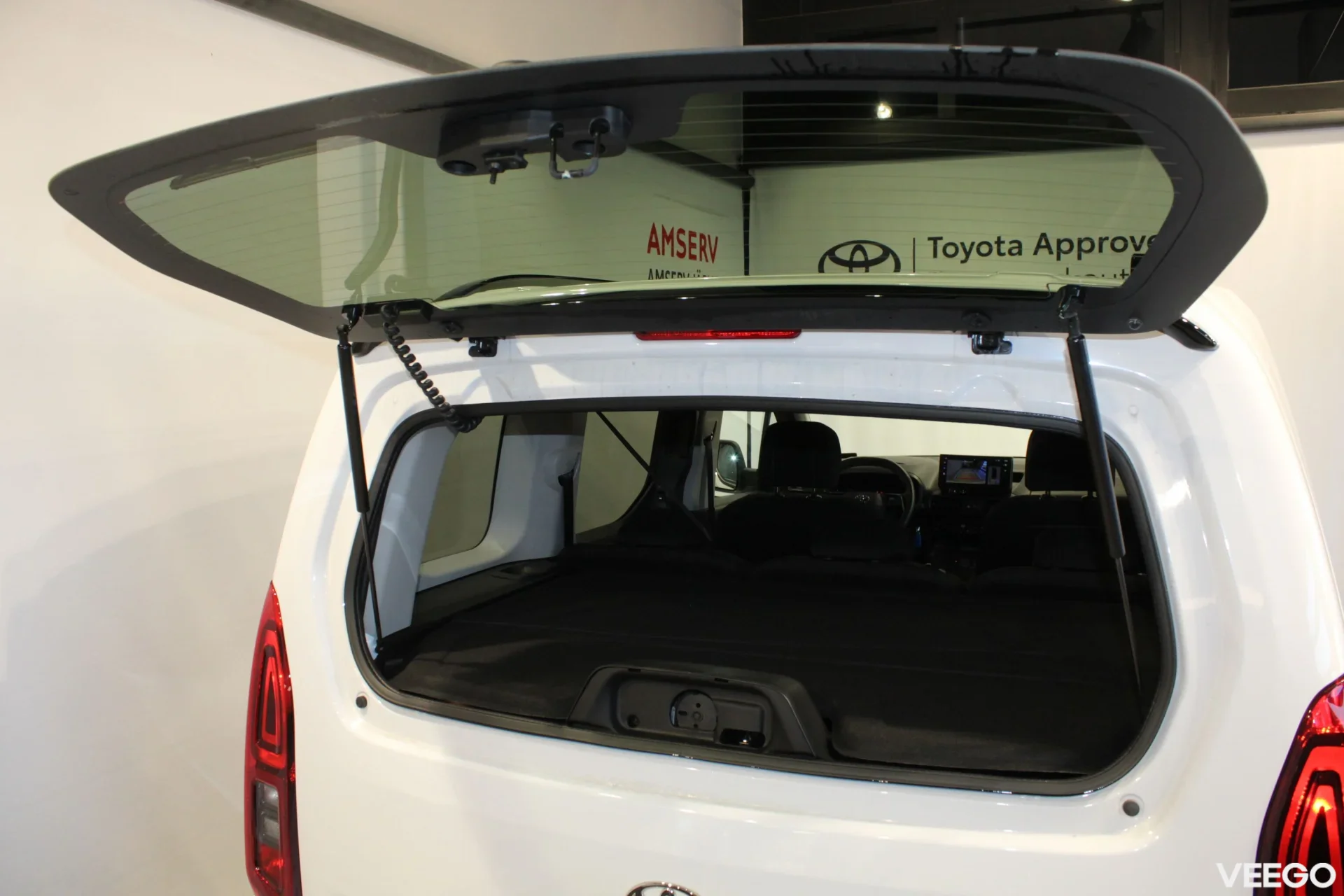 Toyota Proace City City Verso Compact Electric Family 62kW