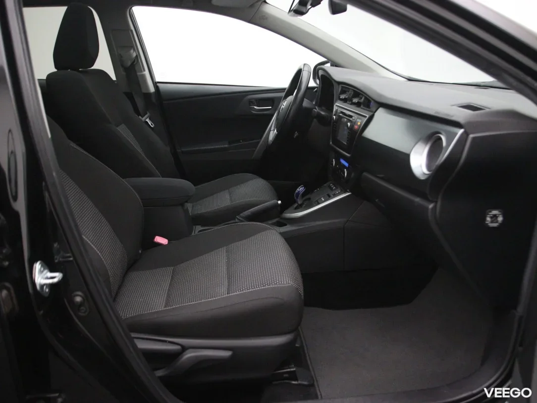 Toyota Auris 1.8 100kW