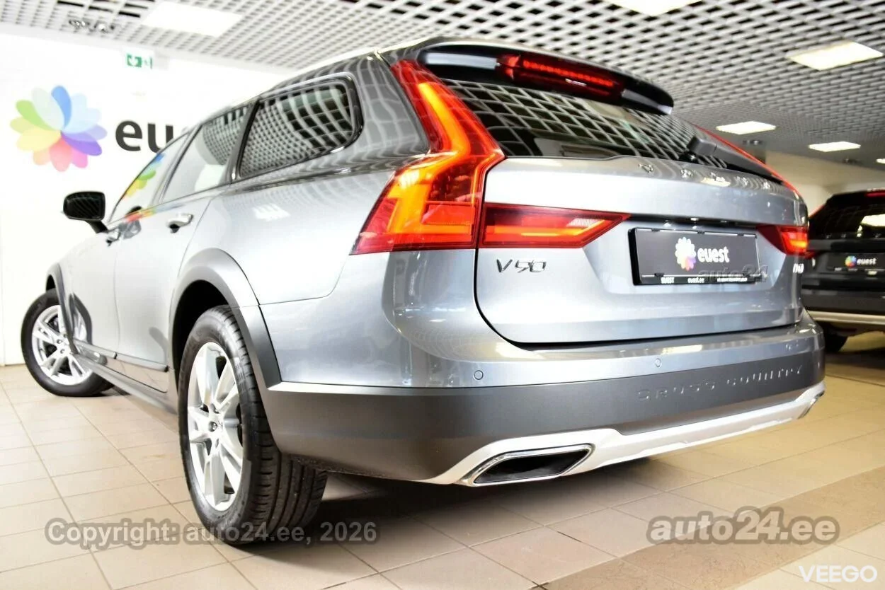 Volvo V90 Cross Country AWD CAM PRO BLACK EXTERIOR INTELLI 2 140kW