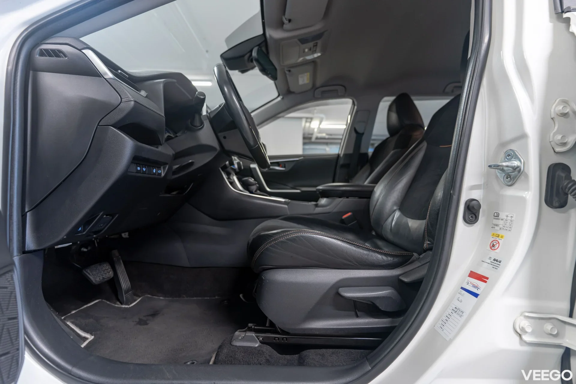 Toyota RAV4 Luxury Plus Hybrid 2.5 131kW