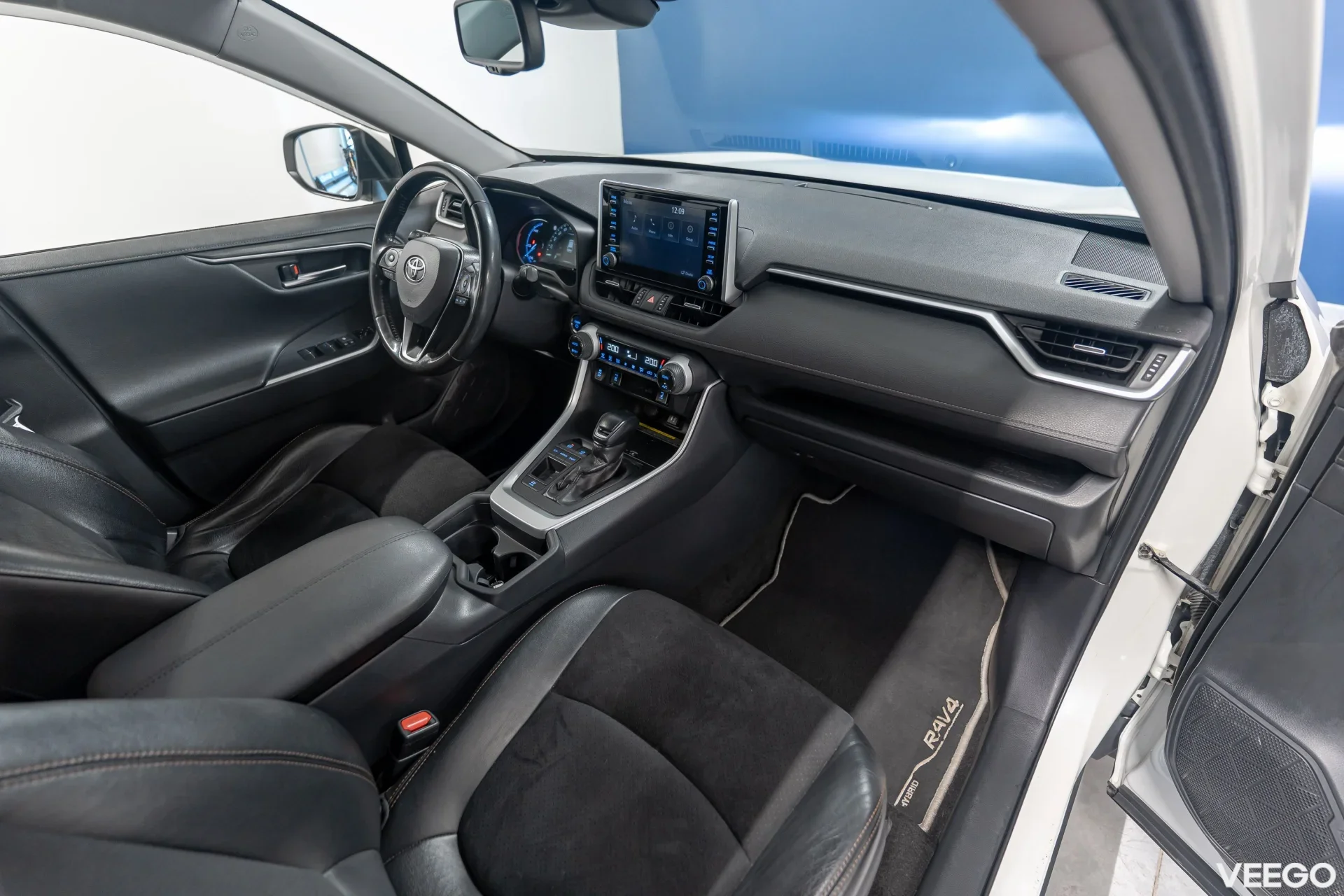 Toyota RAV4 Luxury Plus Hybrid 2.5 131kW