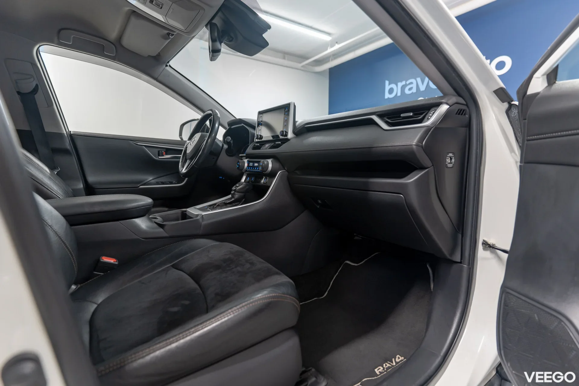 Toyota RAV4 Luxury Plus Hybrid 2.5 131kW