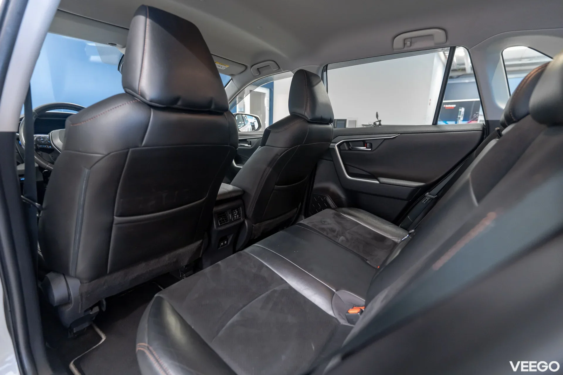 Toyota RAV4 Luxury Plus Hybrid 2.5 131kW