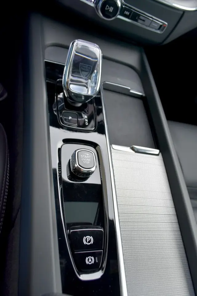 Image of Volvo XC60 AWD T8 4C LUXURY BLACK EDITION ULTIMATE INTELLI 2 335kW