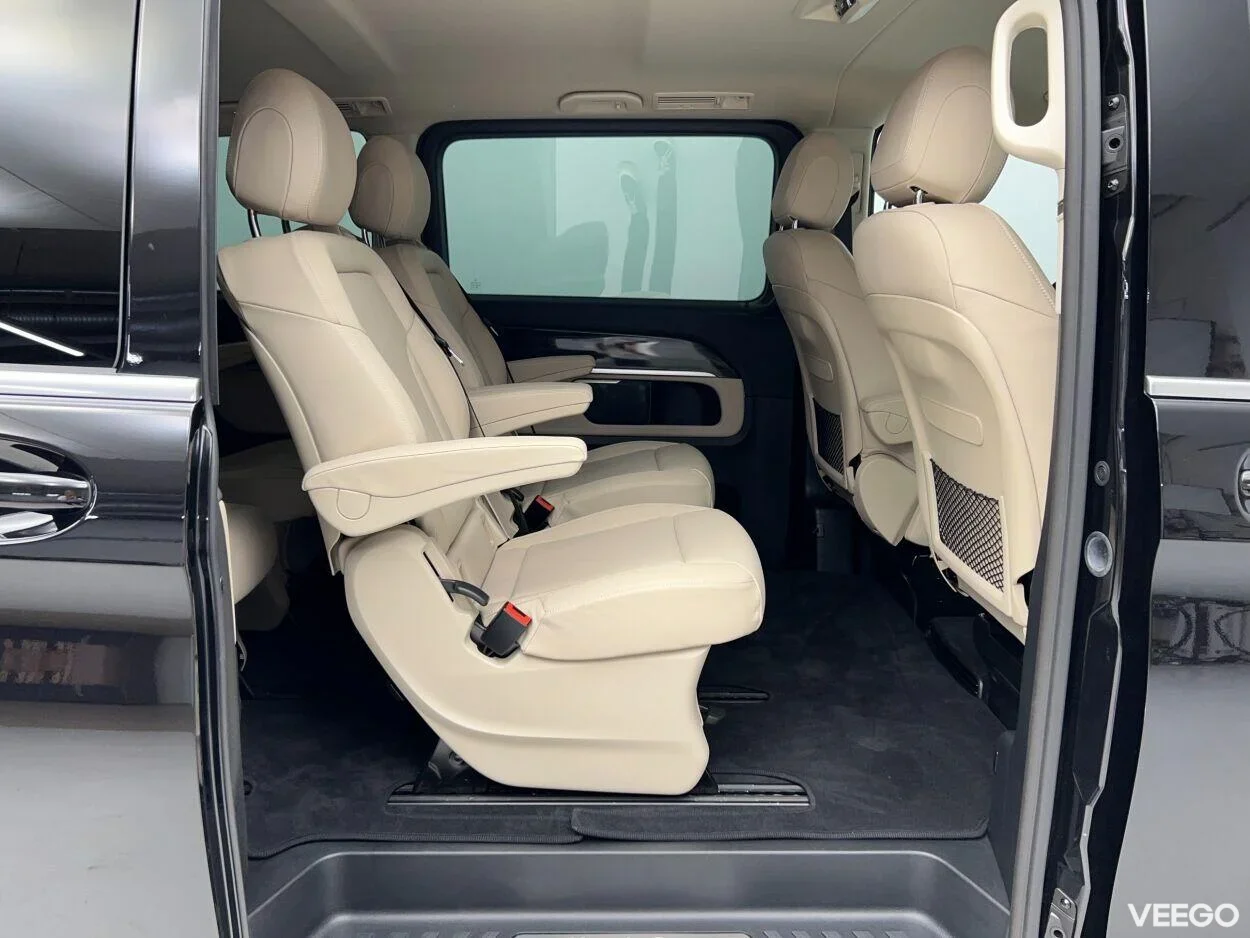 Mercedes-Benz V300 Avantgarde A2 d AMG Line 2 174kW