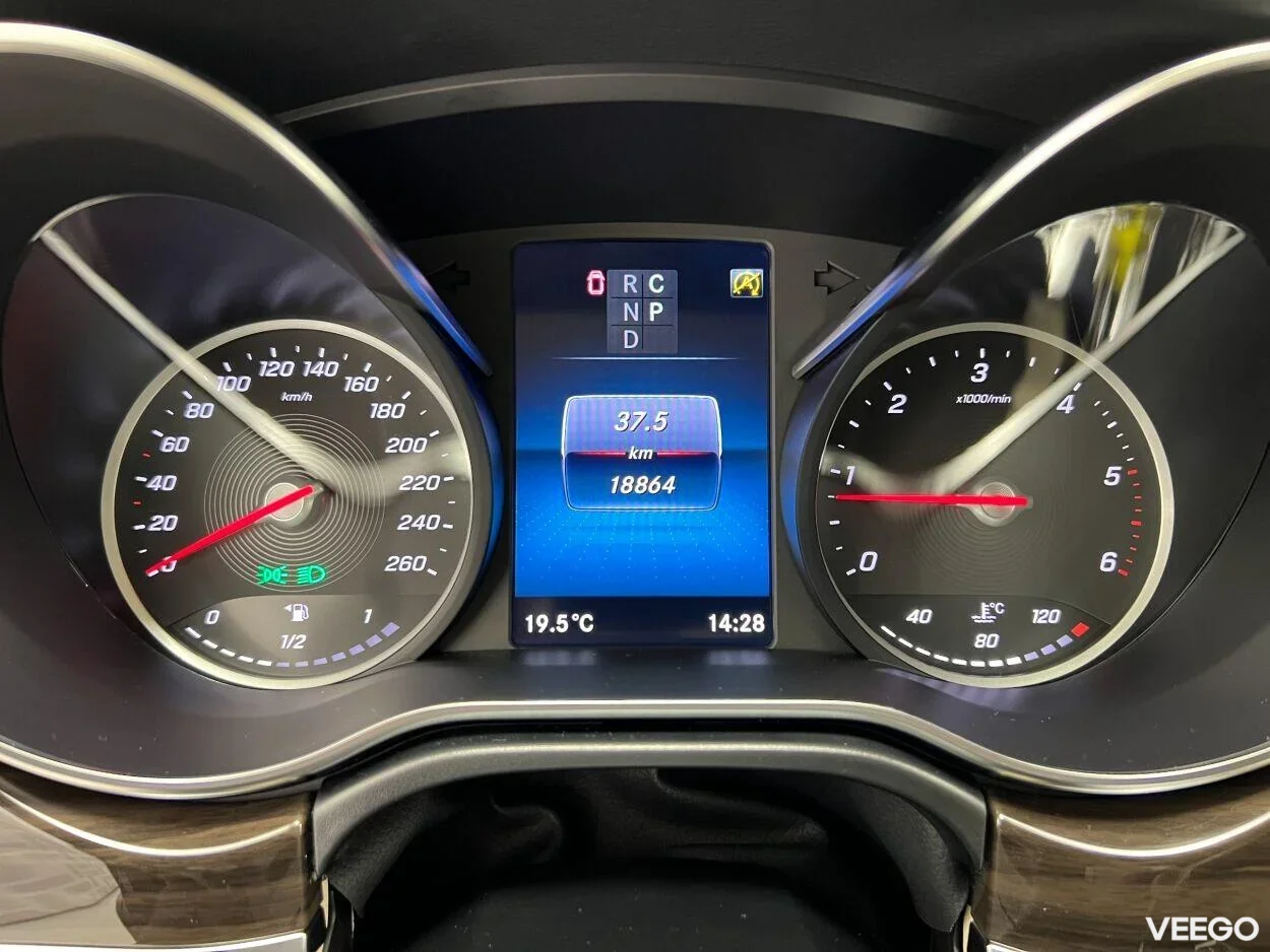 Mercedes-Benz V300 Avantgarde A2 d AMG Line 2 174kW