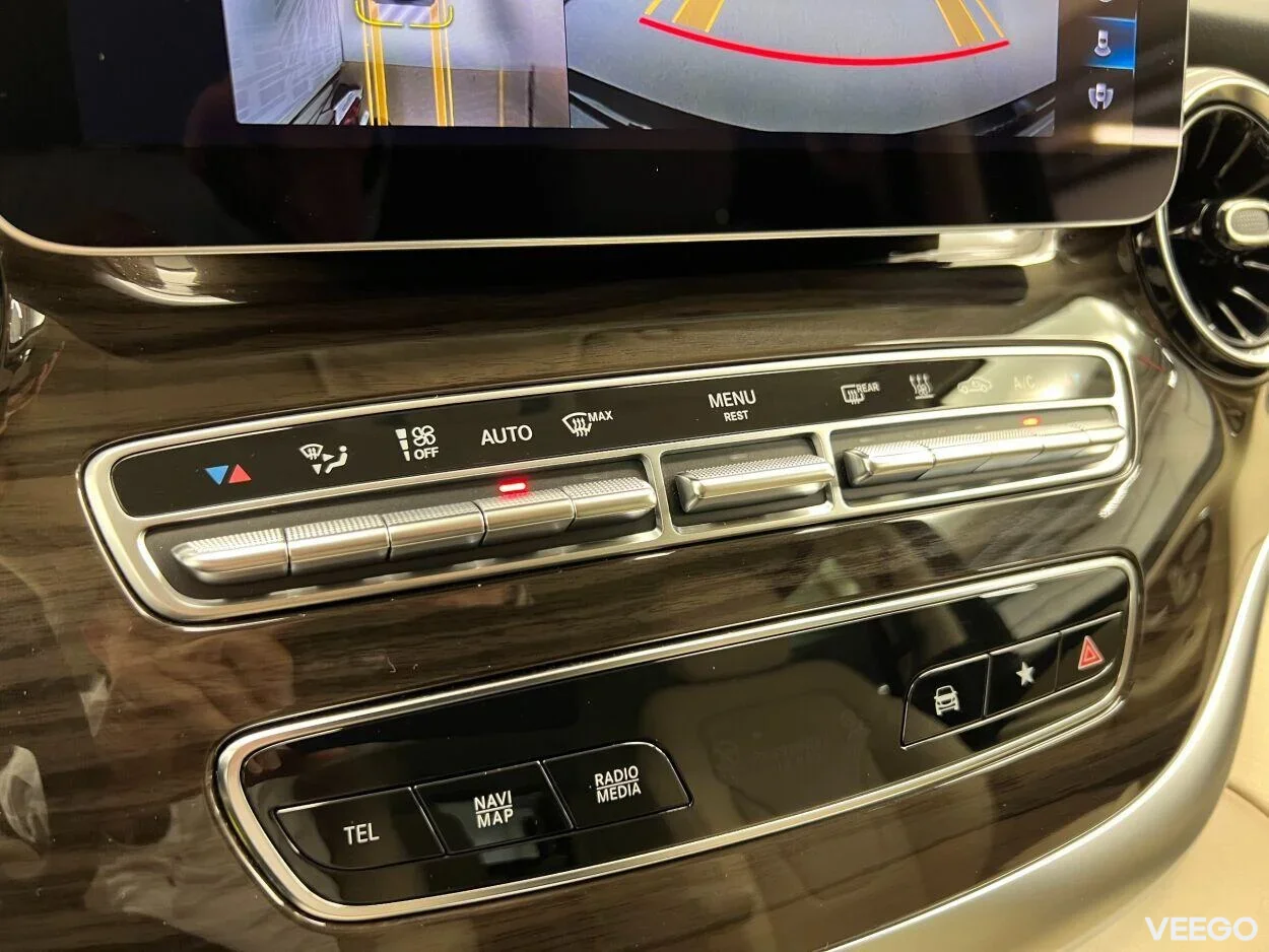 Mercedes-Benz V300 Avantgarde A2 d AMG Line 2 174kW