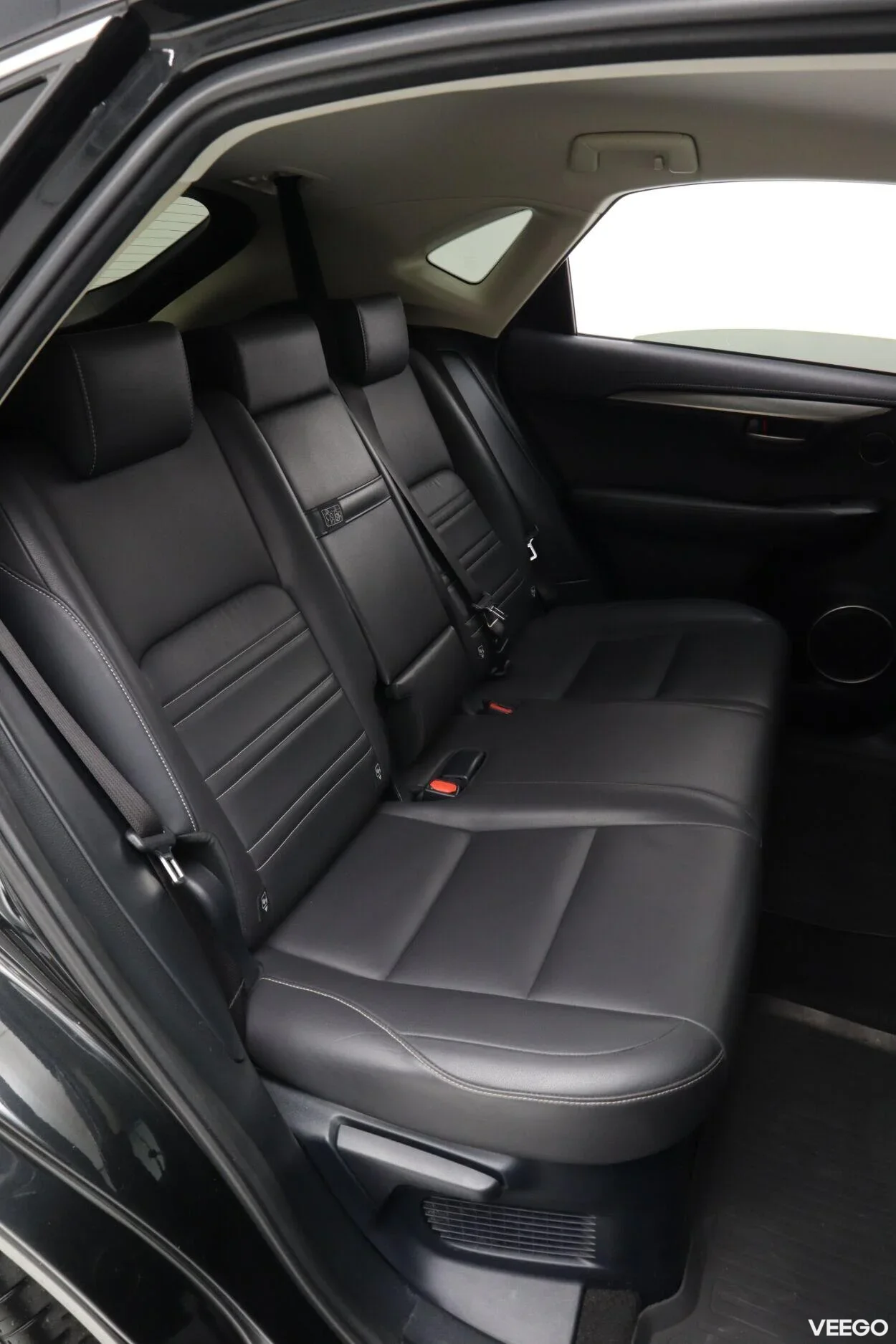 Lexus NX 300h AWD Business Line 2.5 114kW