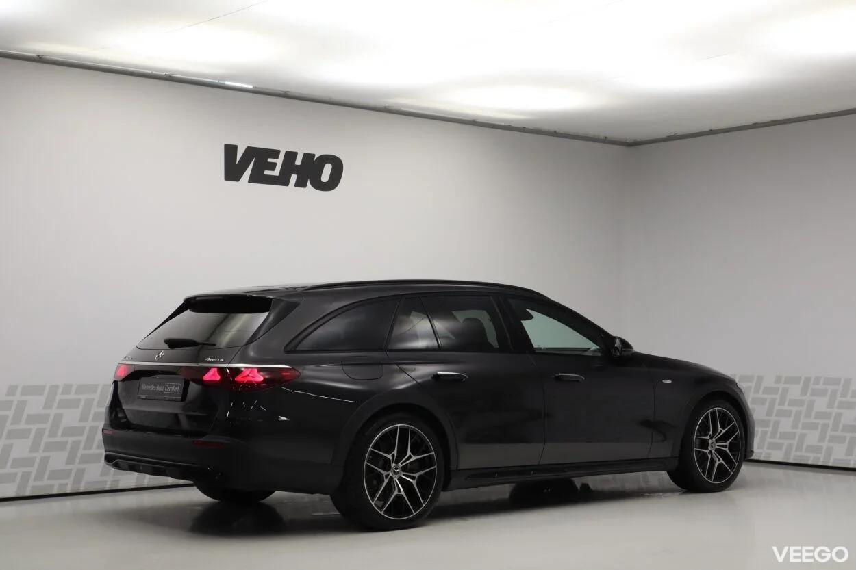 Mercedes-Benz E300 de 4Matic All Terrain Plug in Hybrid 2 145kW