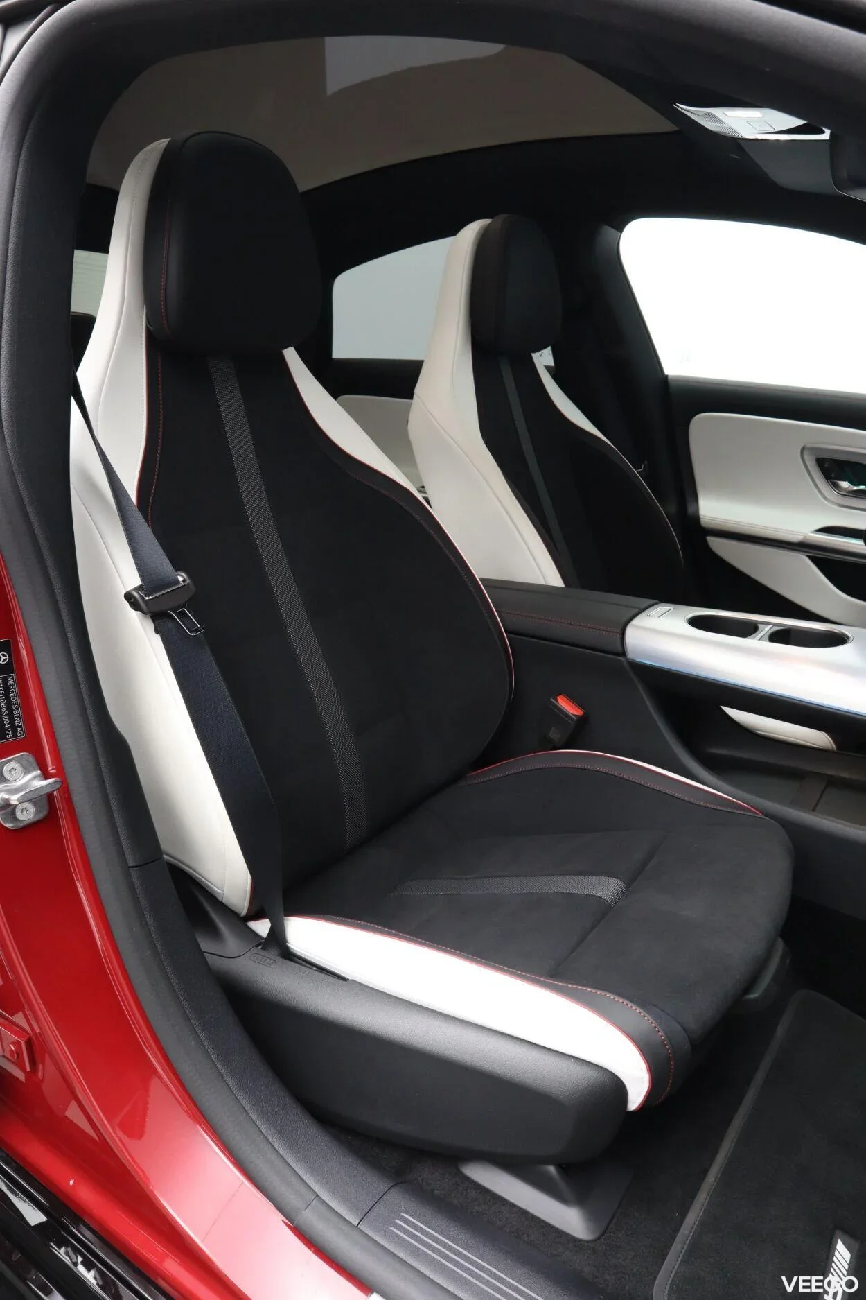 Mercedes-Benz CLA250 + 145kW