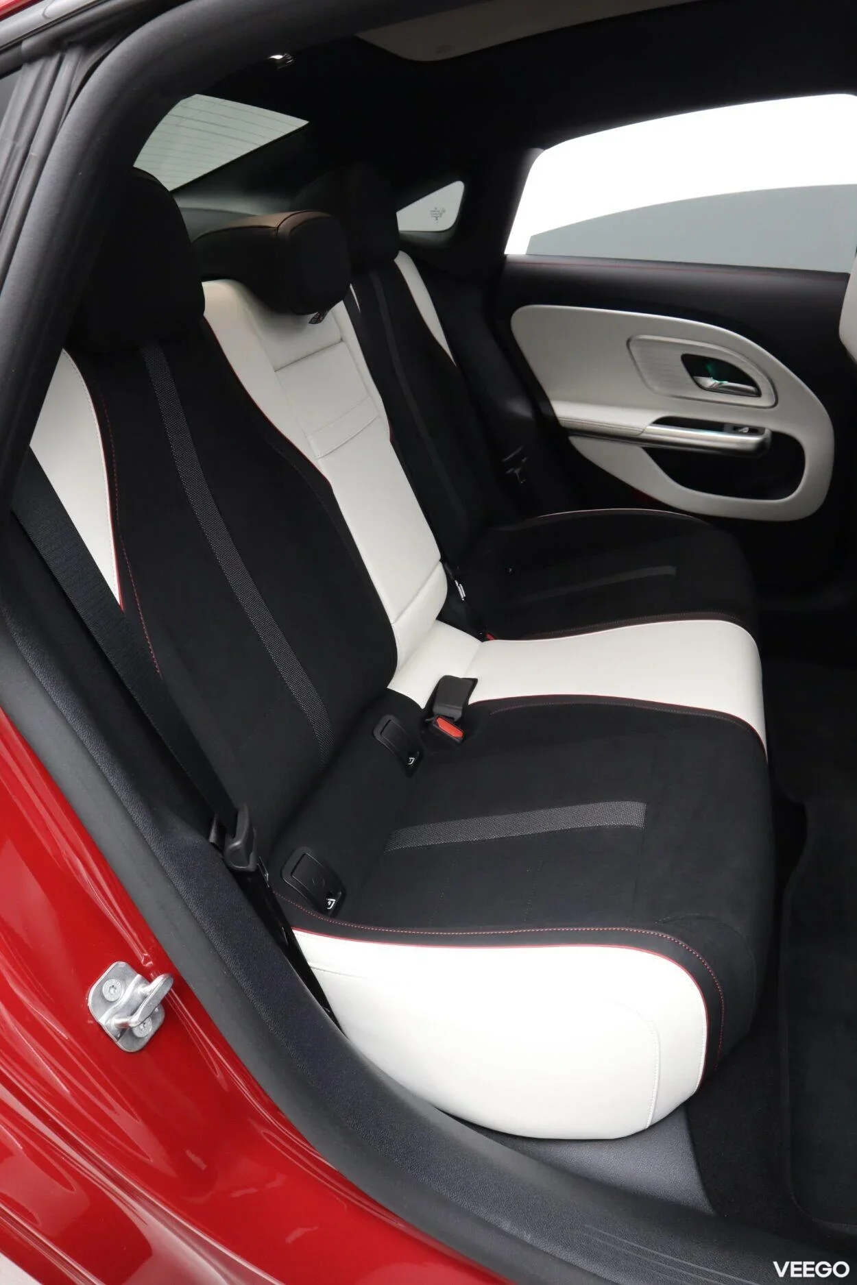 Mercedes-Benz CLA250 + 145kW