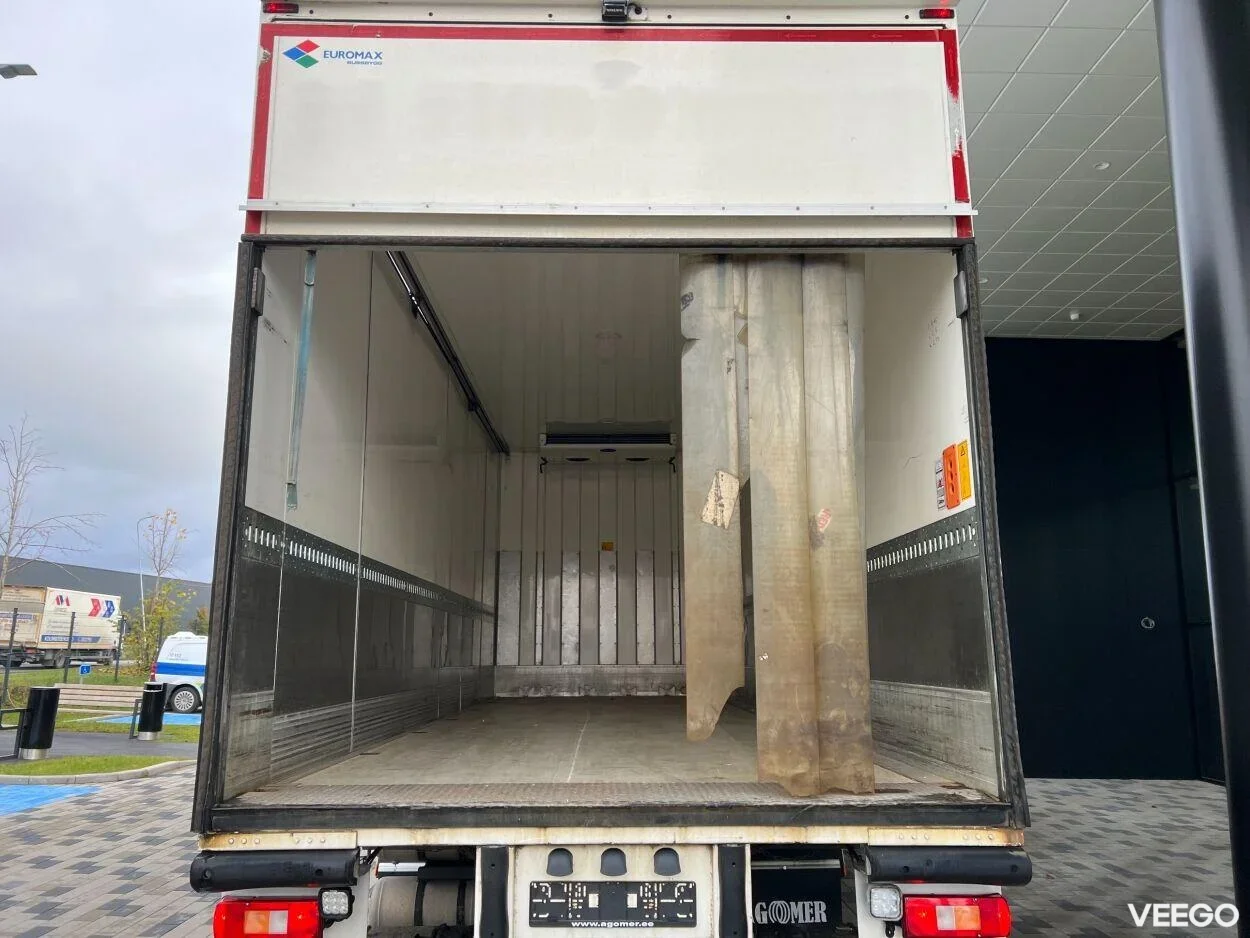 Volvo FM 370 Külmik Carrier avatava küljega 10.8 278kW