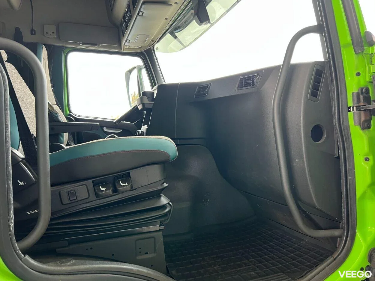 Volvo FM 370 Külmik Carrier avatava küljega 10.8 278kW