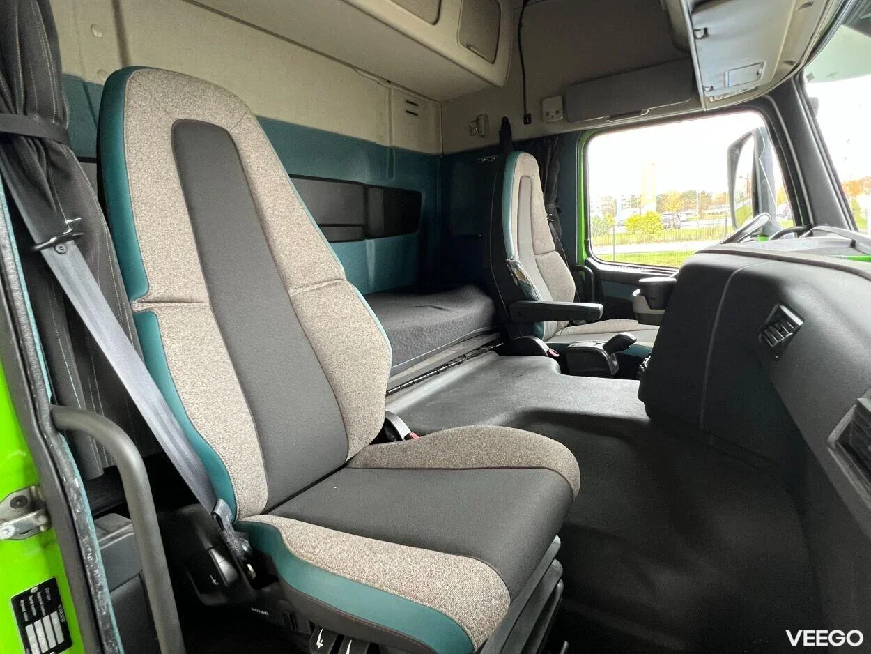 Volvo FM 370 Külmik Carrier avatava küljega 10.8 278kW