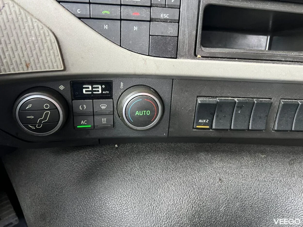 Volvo FM 370 Külmik Carrier avatava küljega 10.8 278kW