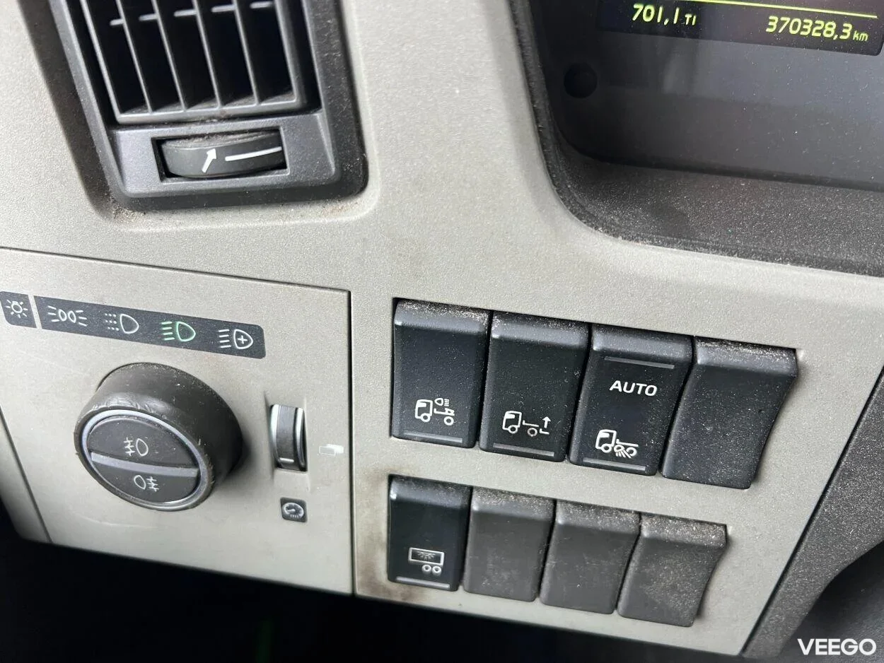 Volvo FM 370 Külmik Carrier avatava küljega 10.8 278kW