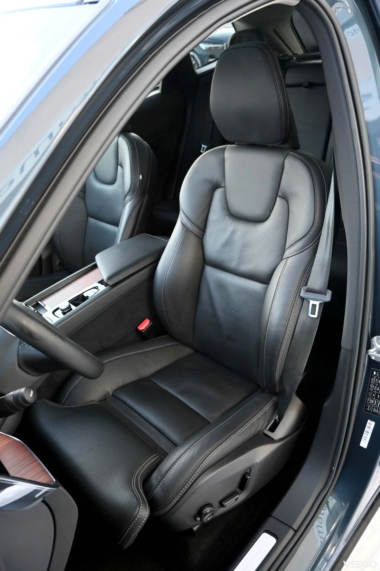 Volvo XC60 AWD T8 LUXURY ULTRA DARK XENIUM INTELLI PRO 2 335kW