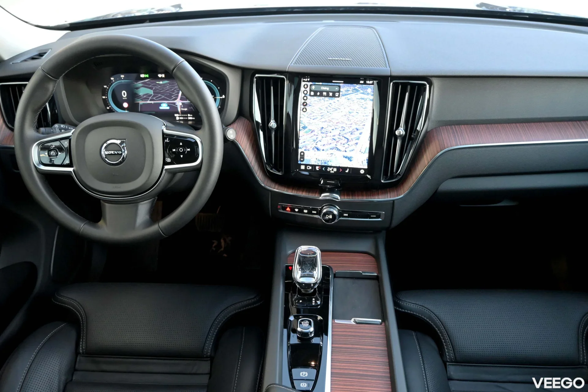 Volvo XC60 AWD T8 LUXURY ULTRA DARK XENIUM INTELLI PRO 2 335kW