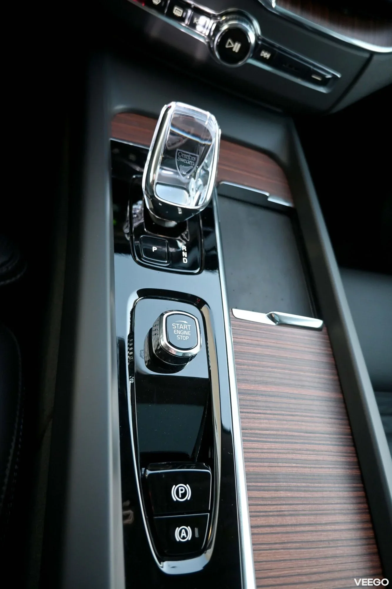 Volvo XC60 AWD T8 LUXURY ULTRA DARK XENIUM INTELLI PRO 2 335kW