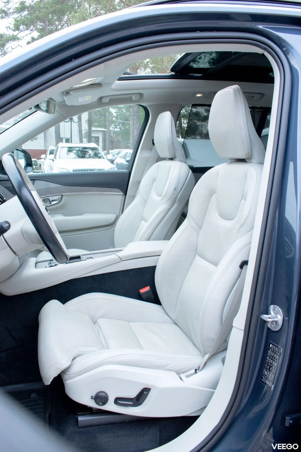 Volvo XC90 AWD DARK R-Design PLUS Intelli PRO Wntr 2 183kW