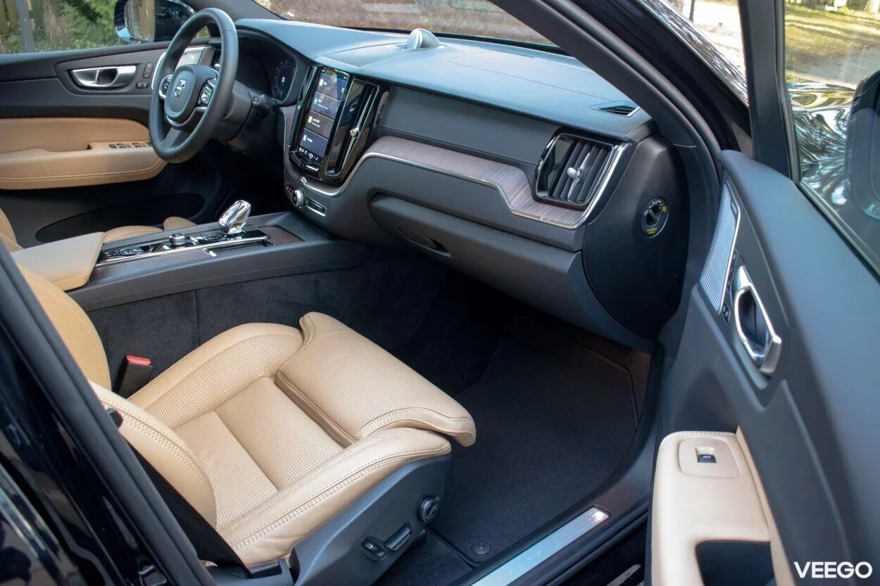 Volvo XC60 AWD B&W Ultimate DARK Intelli PRO Xenium Fullopt 2 145kW