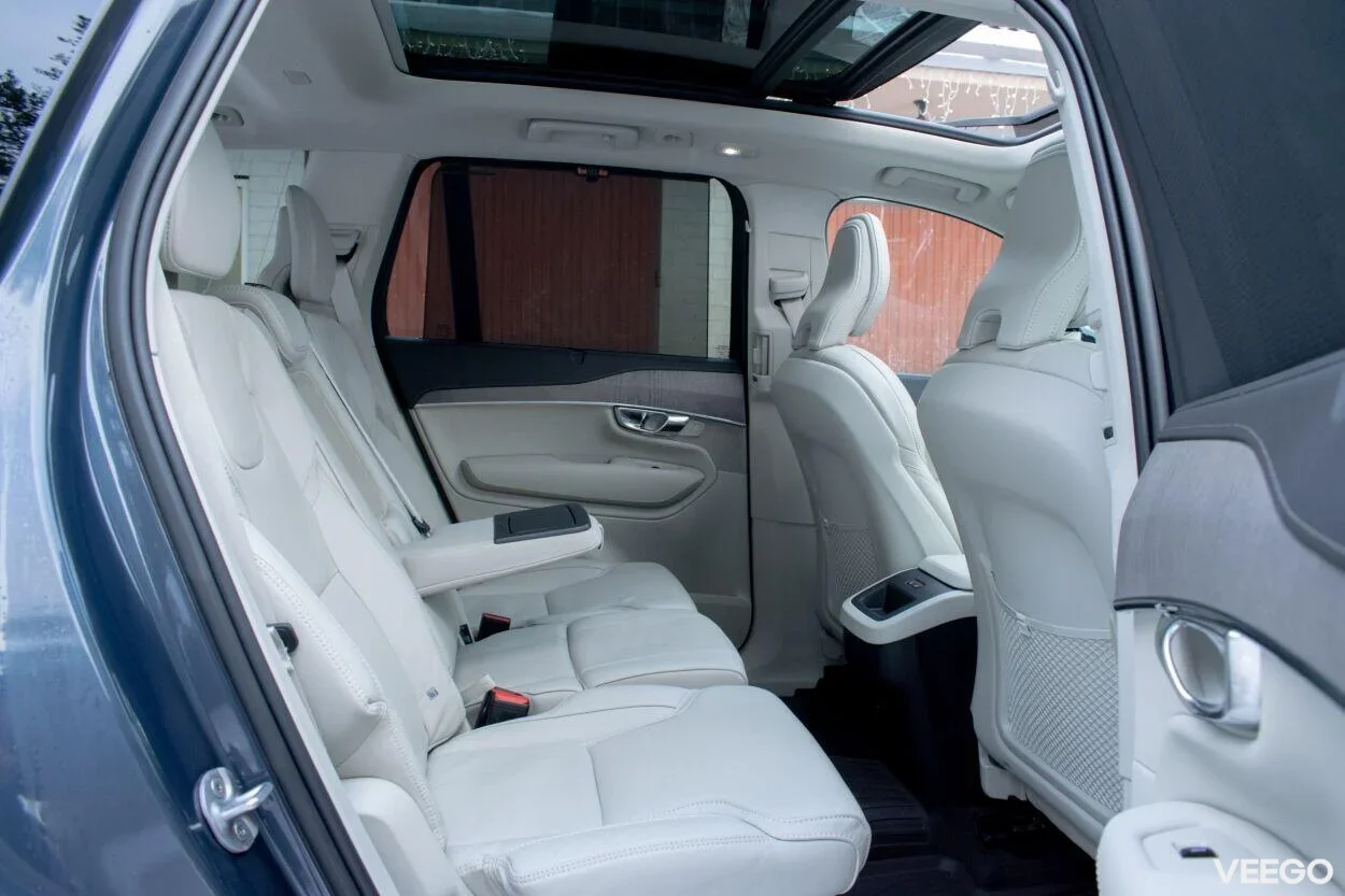 Volvo XC90 AWD DARK R-Design PLUS Intelli PRO Wntr 2 183kW