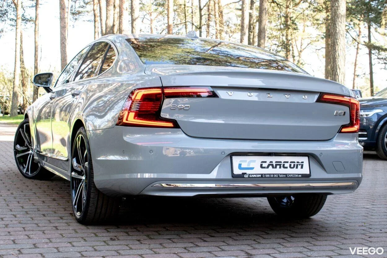 Volvo S90 AWD ULTIMATE BRIGHT XENIUM FULLOPT 2 183kW