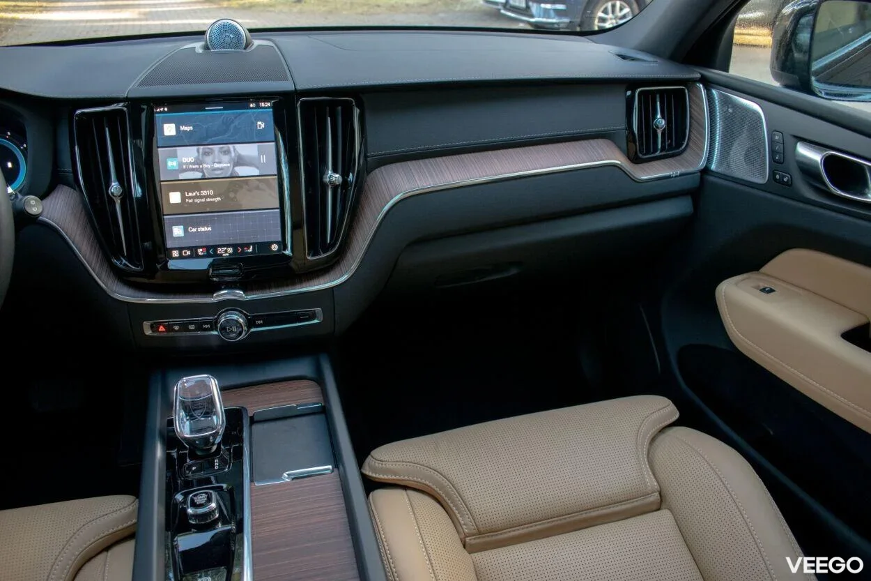 Volvo XC60 AWD B&W Ultimate DARK Intelli PRO Xenium Fullopt 2 145kW