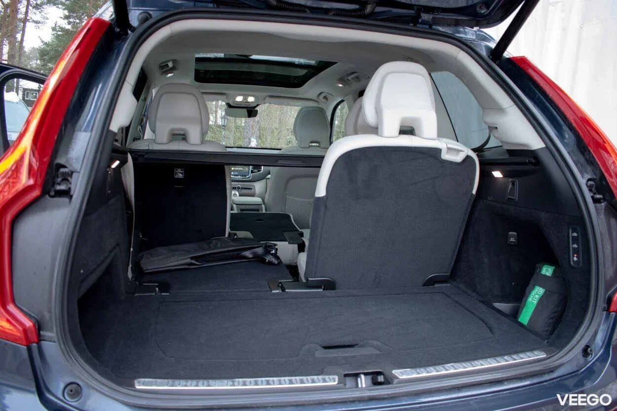 Volvo XC90 AWD DARK R-Design PLUS Intelli PRO Wntr 2 183kW