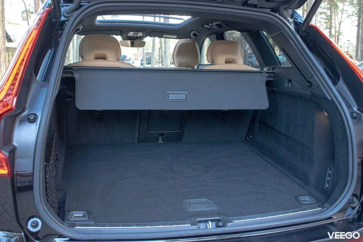 Volvo XC60 AWD B&W Ultimate DARK Intelli PRO Xenium Fullopt 2 145kW