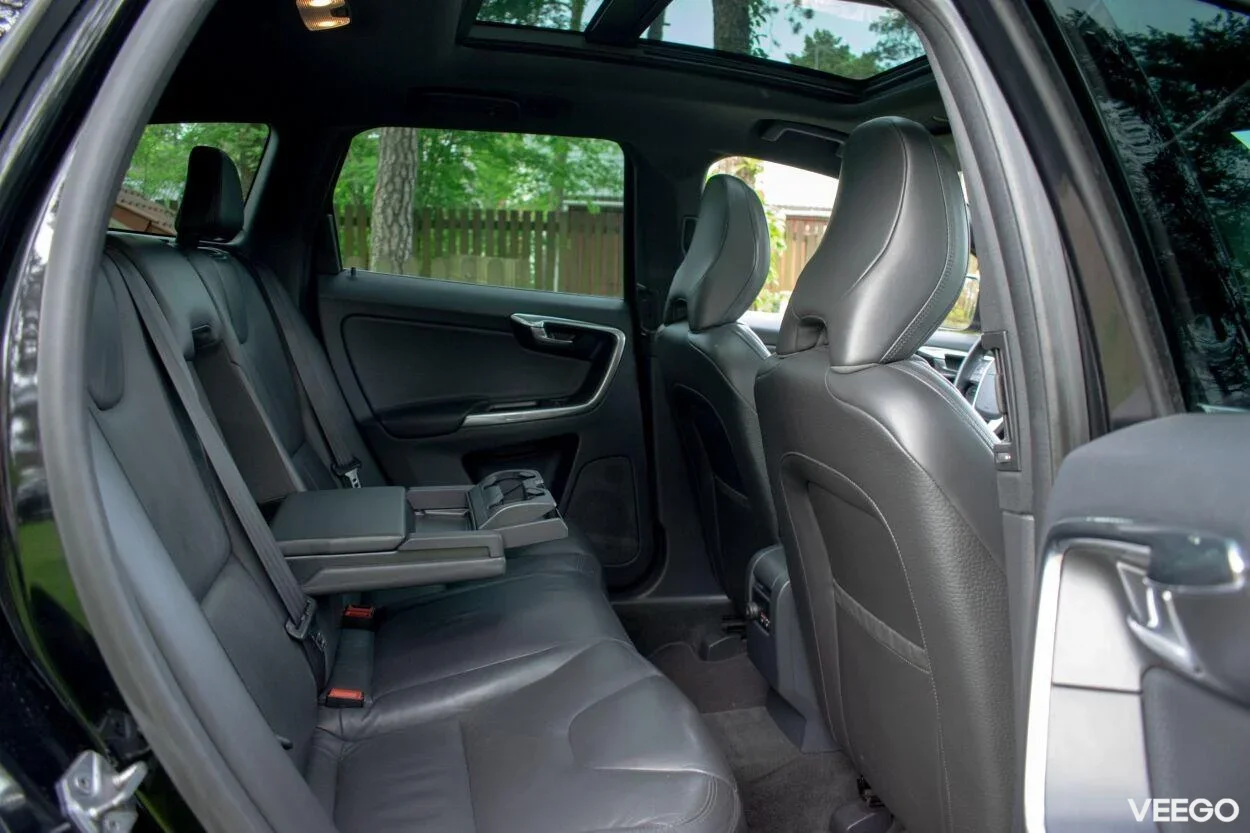 Volvo XC60 SUMMUM Intelli SAFE PRO Sky 2 120kW