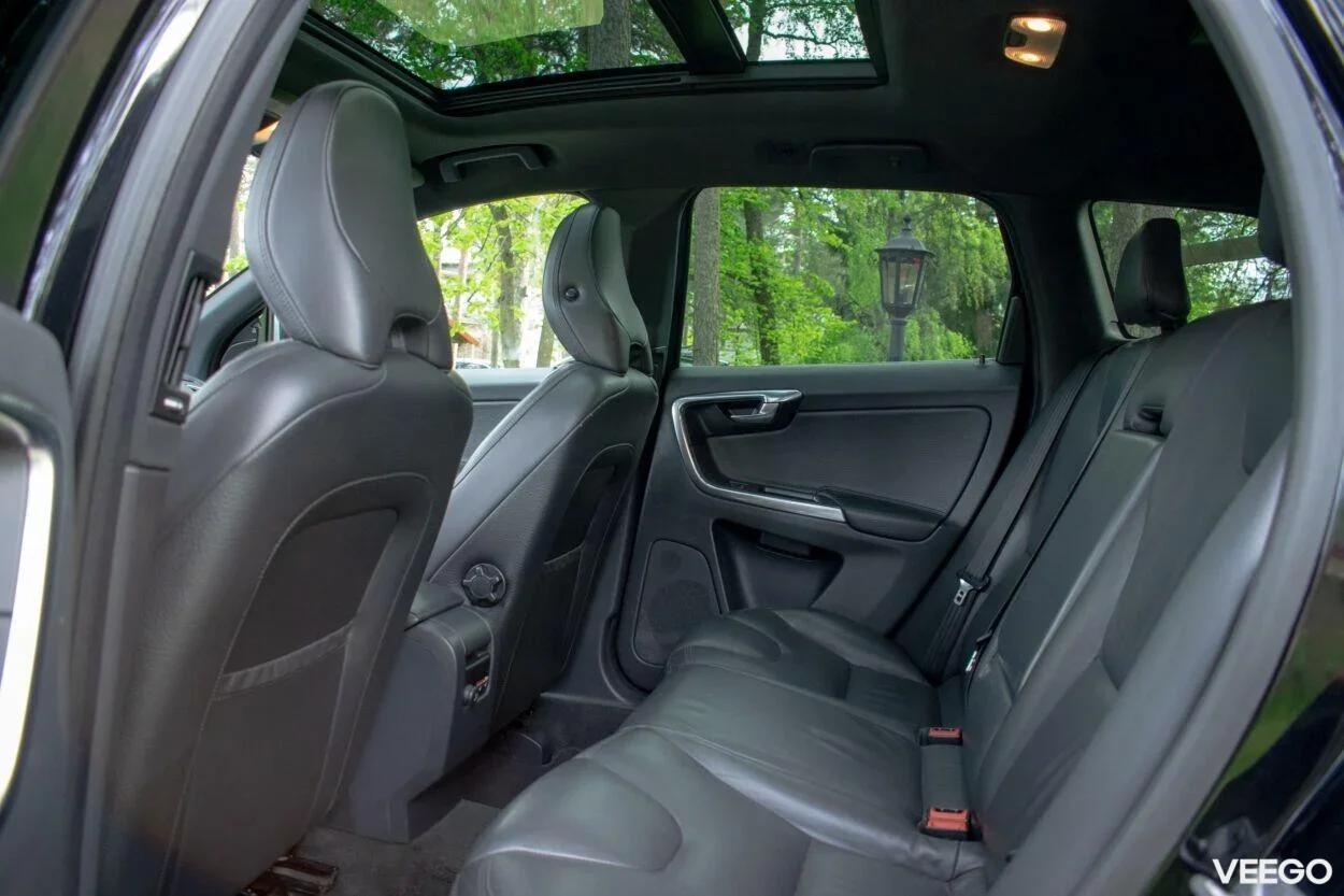 Volvo XC60 SUMMUM Intelli SAFE PRO Sky 2 120kW