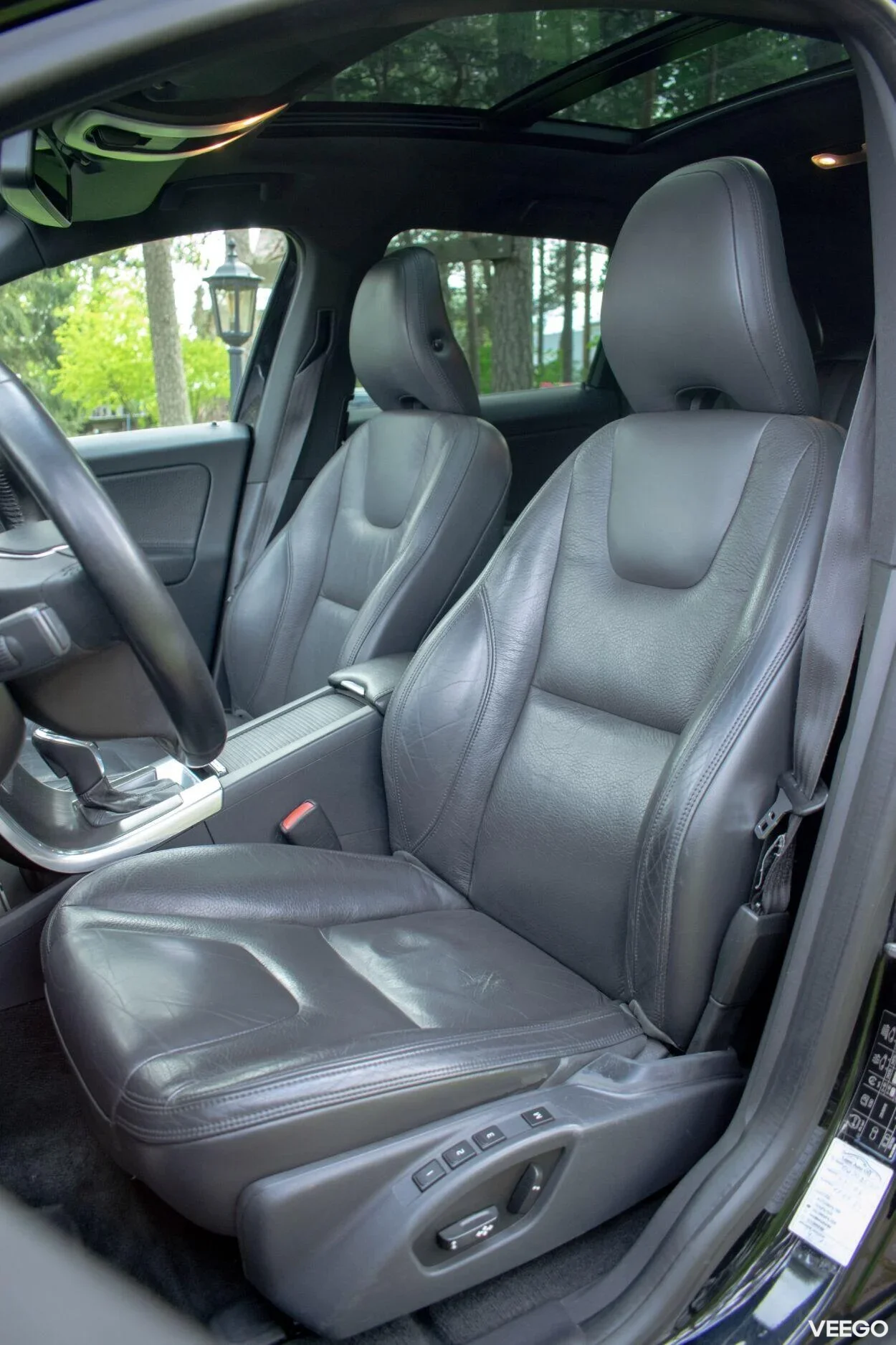 Volvo XC60 SUMMUM Intelli SAFE PRO Sky 2 120kW