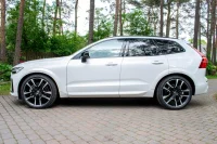 Volvo XC60 AWD ULTIMATE DARK Intelli PRO Xenium FULLOPT 2 145kW thumbnail