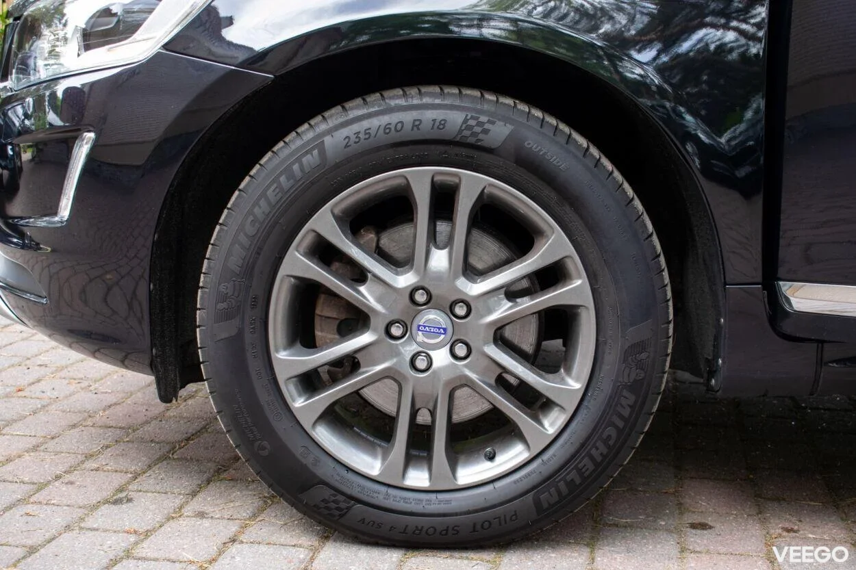 Volvo XC60 SUMMUM Intelli SAFE PRO Sky 2 120kW