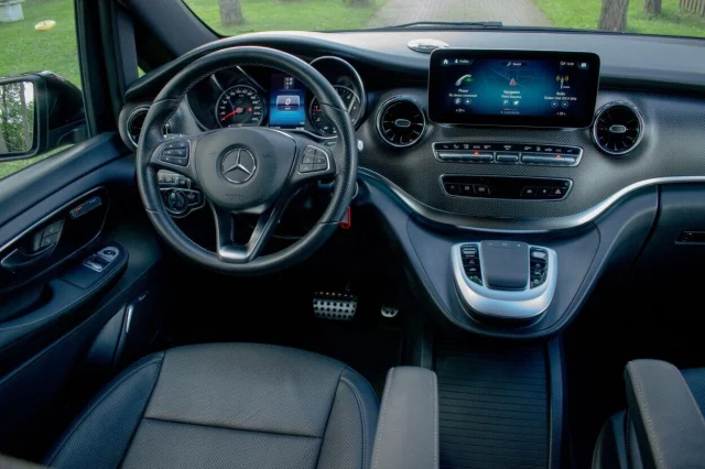 Image of Mercedes-Benz V250 4M AMG Night Assist Wntr M1 N1 2 140kW
