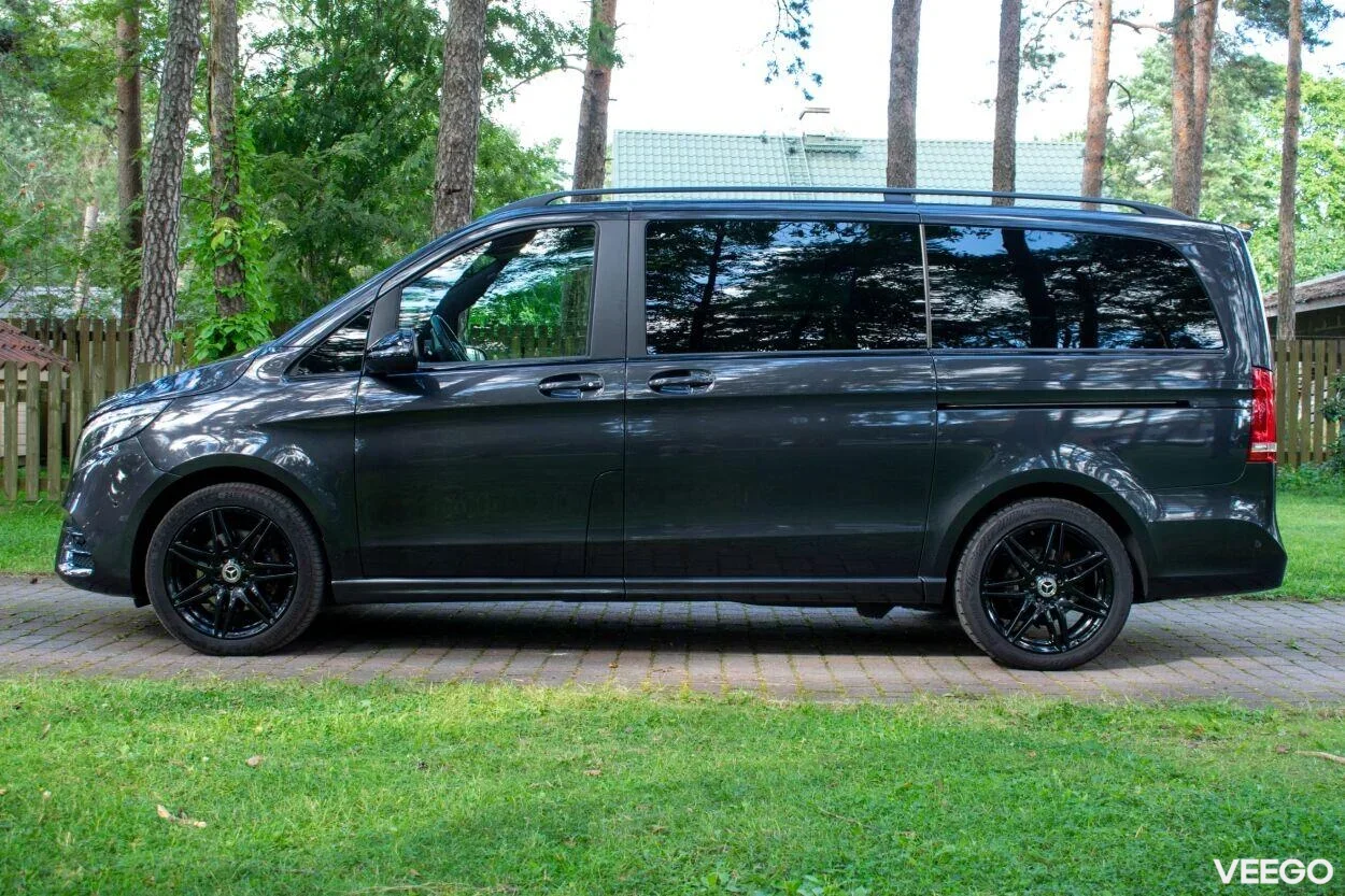 Mercedes-Benz V250 4M AMG Night Assist Wntr M1 N1 2 140kW