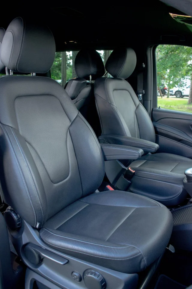 Image of Mercedes-Benz V250 4M AMG Night Assist Wntr M1 N1 2 140kW