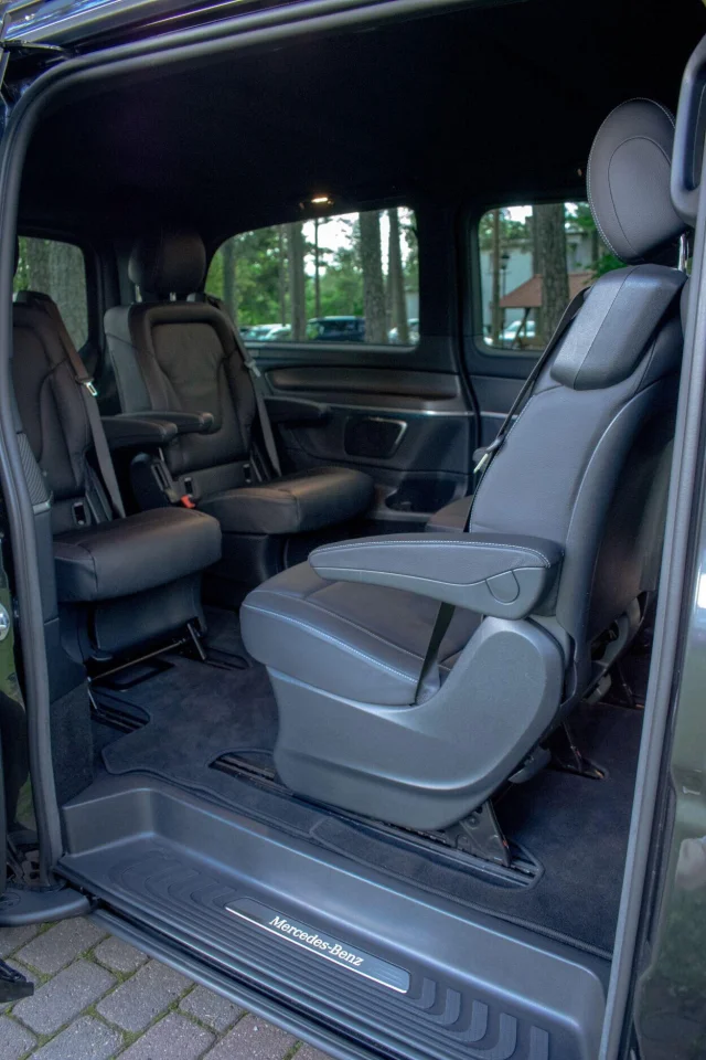 Image of Mercedes-Benz V250 4M AMG Night Assist Wntr M1 N1 2 140kW