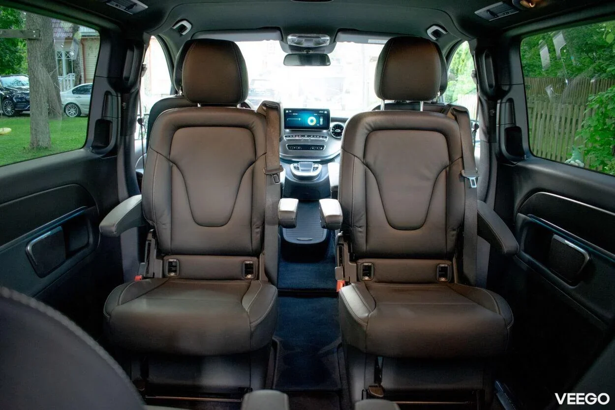 Mercedes-Benz V250 4M AMG Night Assist Wntr M1 N1 2 140kW