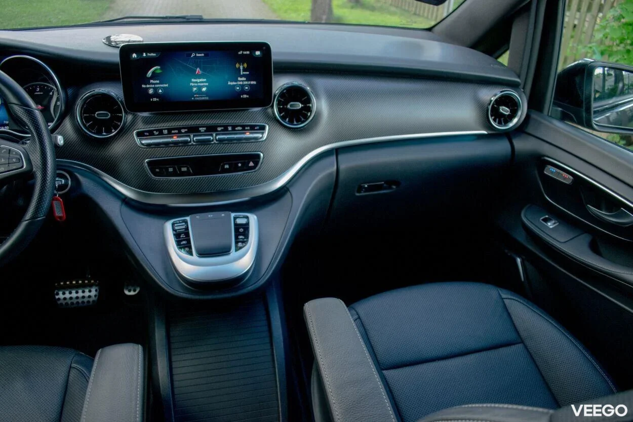 Mercedes-Benz V250 4M AMG Night Assist Wntr M1 N1 2 140kW