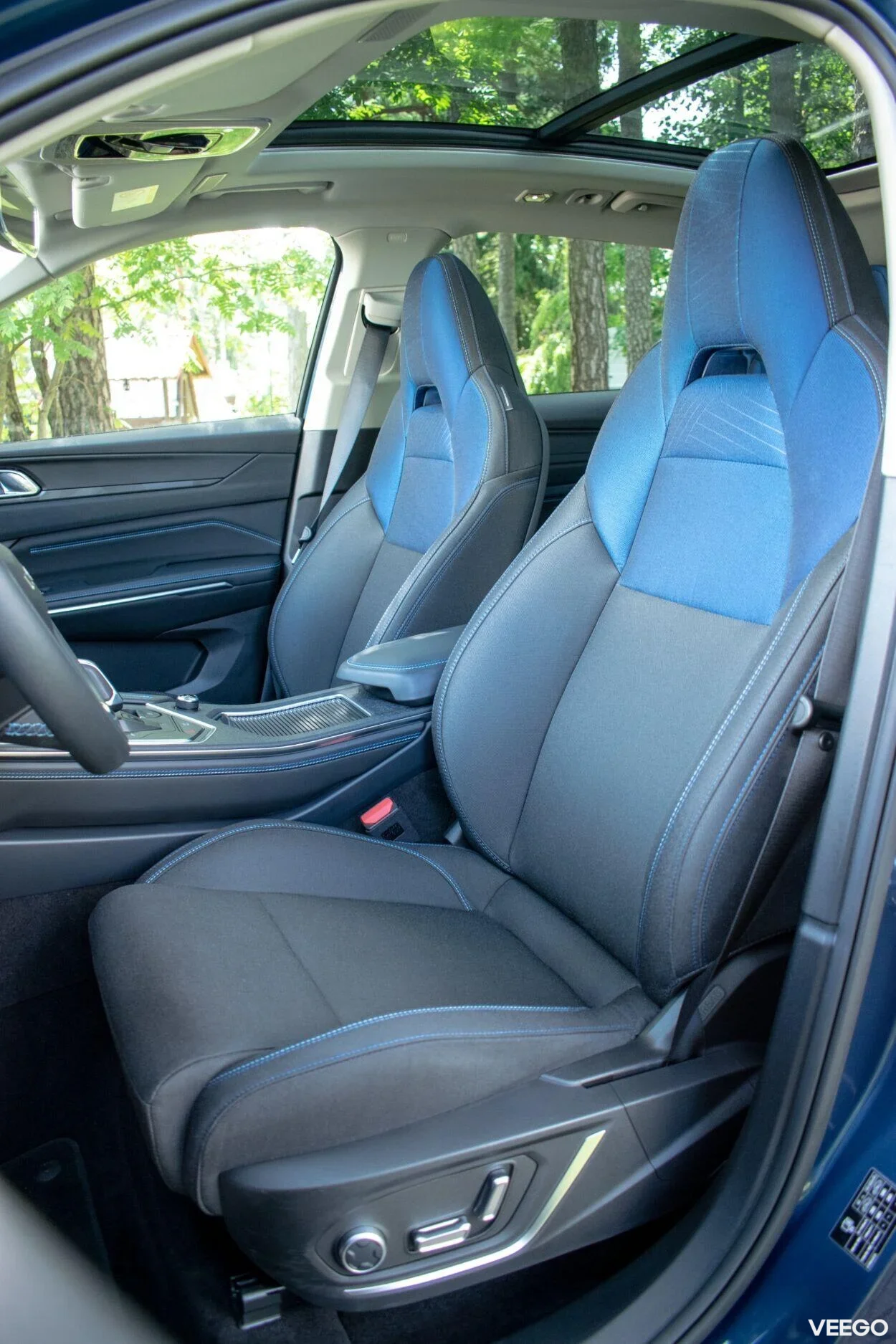 Lynk & Co 01 Recharge MORE Intelli Safe PRO 1.5 192kW