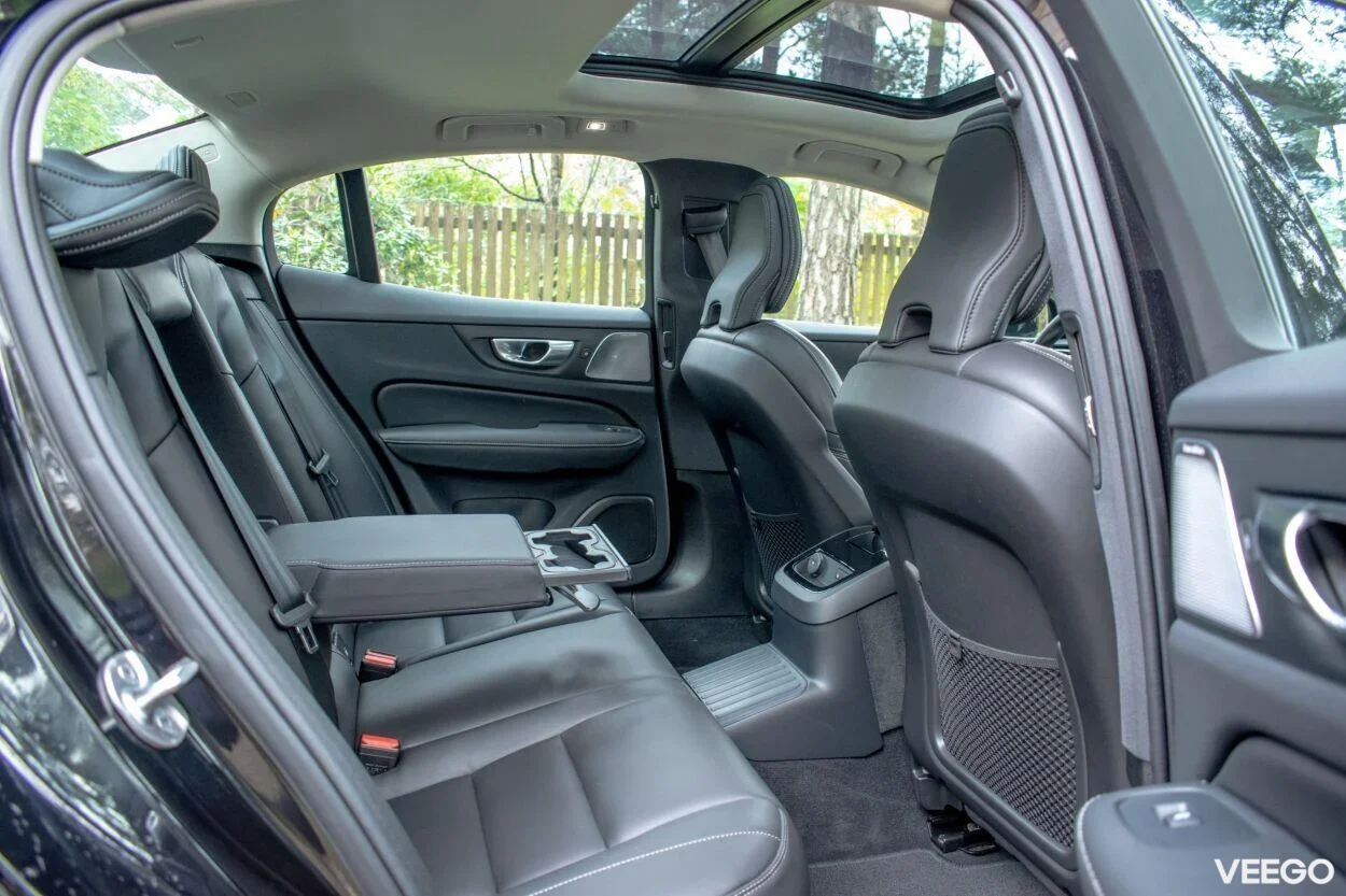 Volvo S60 AWD B&W DARK Ultimate Fullopt 2 335kW