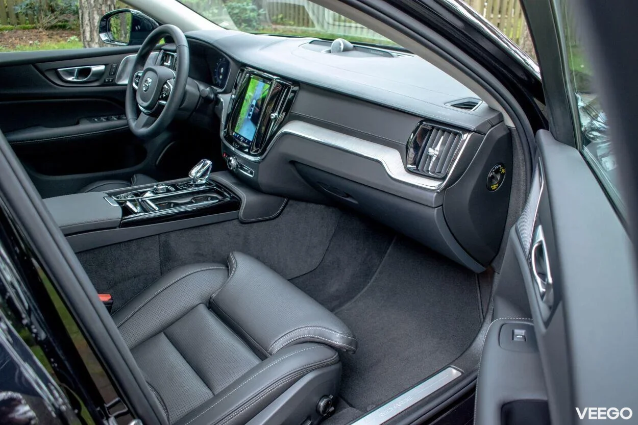 Volvo S60 AWD B&W DARK Ultimate Fullopt 2 335kW