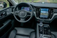 Volvo S60 T8 Ultimate DARK Fullopt 2 335kW thumbnail