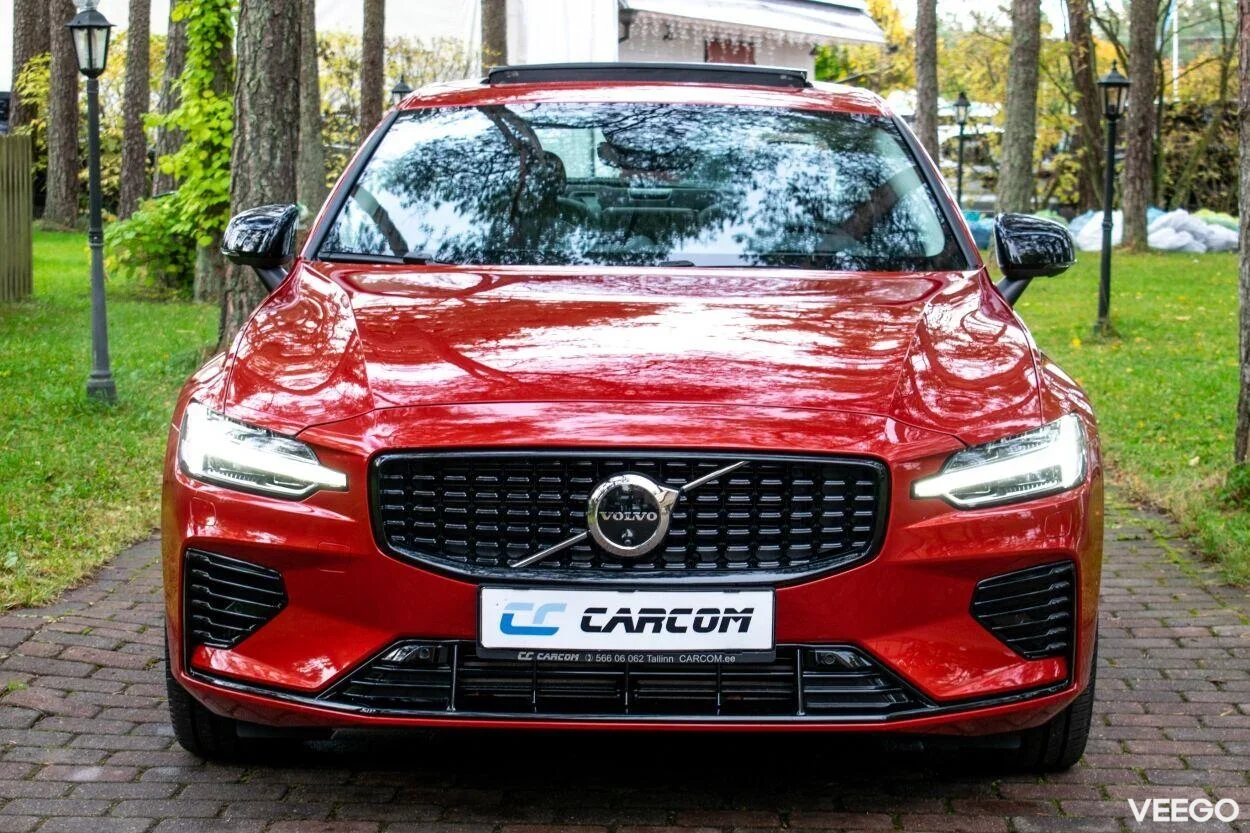 Volvo S60 T8 Ultimate DARK Fullopt 2 335kW