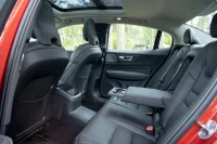 Volvo S60 T8 Ultimate DARK Fullopt 2 335kW thumbnail