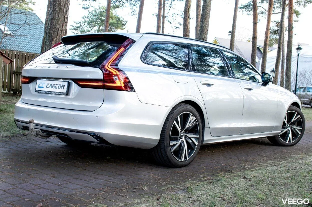 Volvo V90 T8 R-Design DARK Long Range 2 335kW
