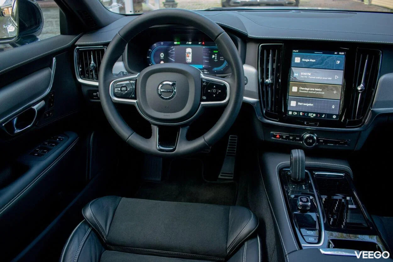 Volvo V90 T8 R-Design DARK Long Range 2 335kW